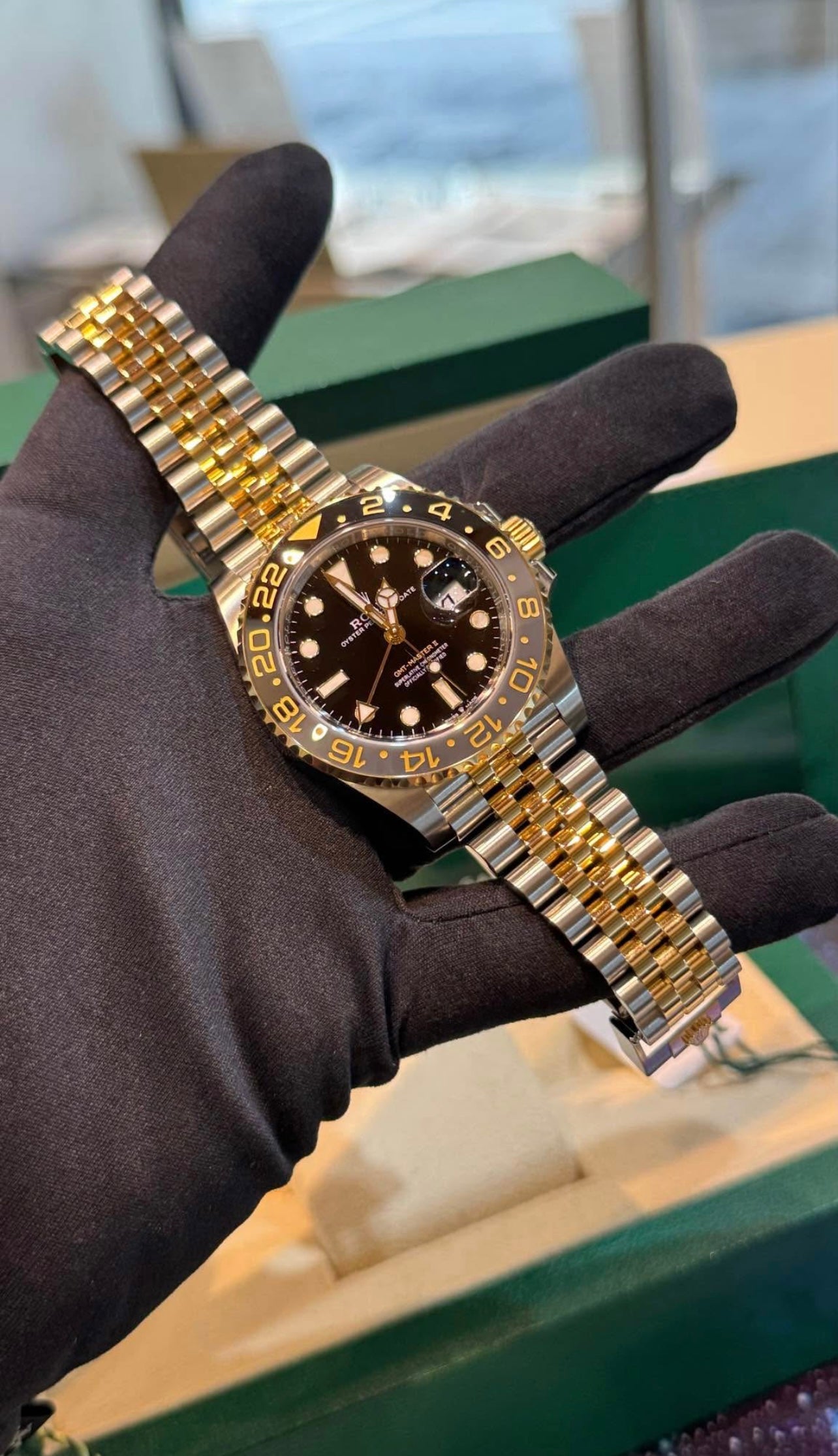 Rolex GMT-MASTER II « zombie » 40mm réf : 126713GRNR 2023